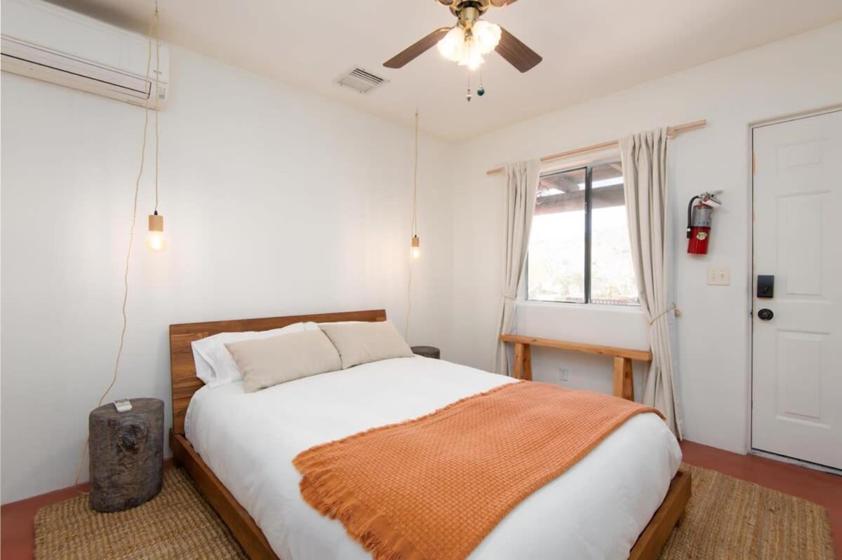Renovated Lodge - Room 1 With Pool Access Joshua Tree Extérieur photo