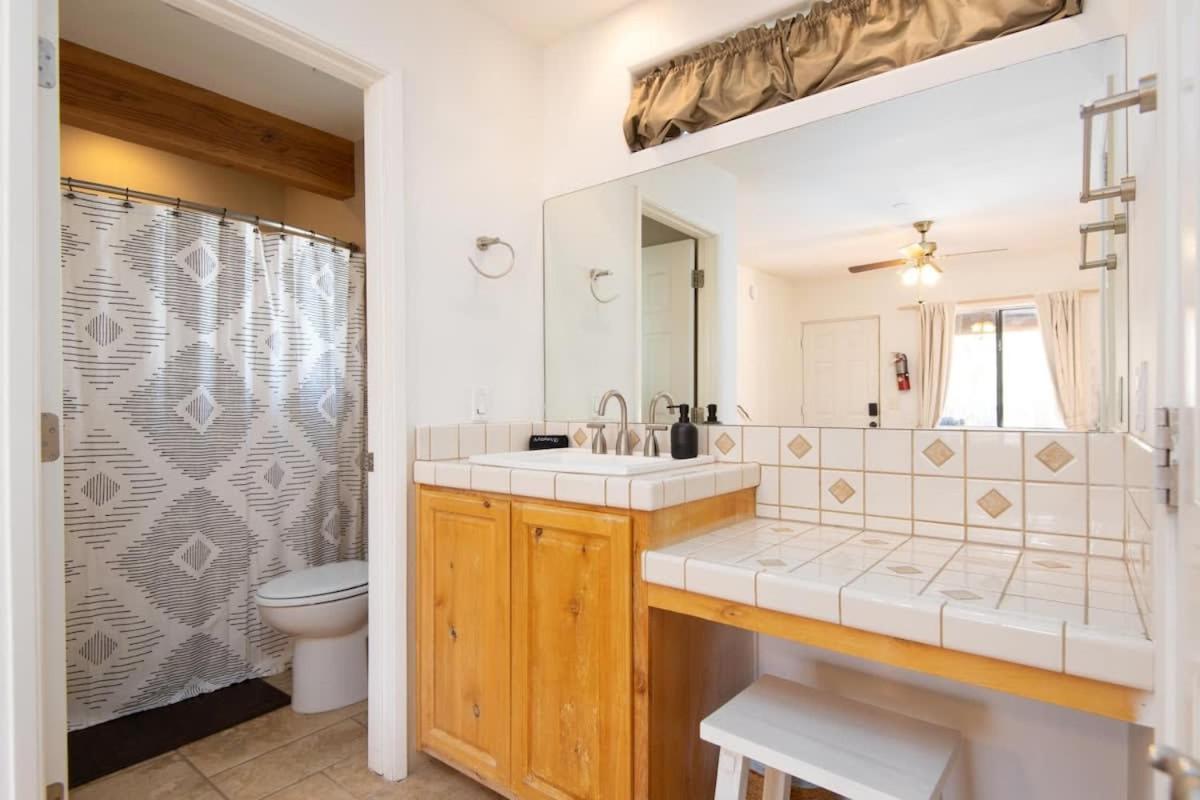 Renovated Lodge - Room 1 With Pool Access Joshua Tree Extérieur photo