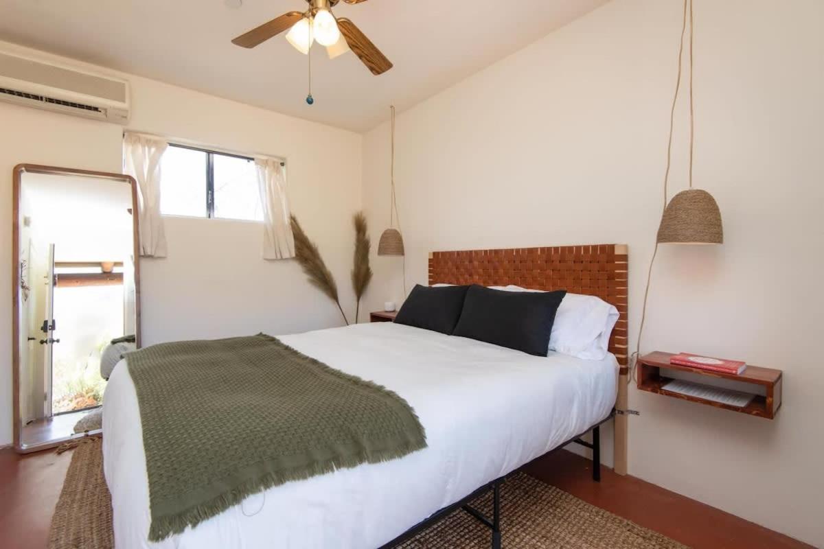 Renovated Lodge - Room 1 With Pool Access Joshua Tree Extérieur photo