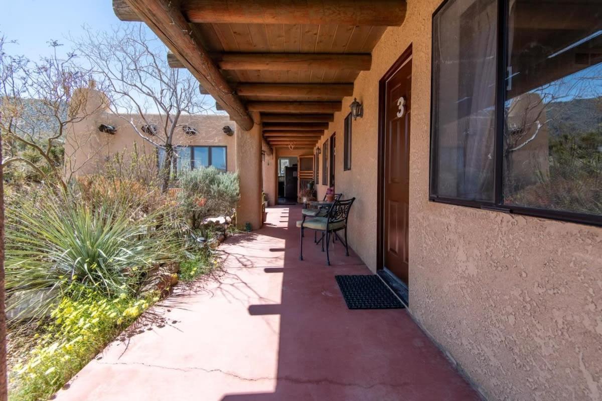 Renovated Lodge - Room 1 With Pool Access Joshua Tree Extérieur photo