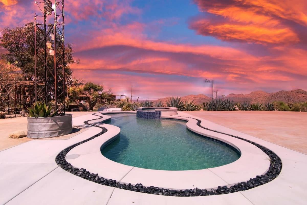 Renovated Lodge - Room 1 With Pool Access Joshua Tree Extérieur photo