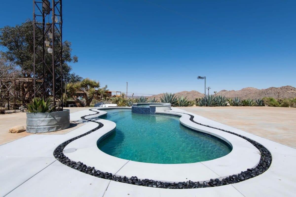 Renovated Lodge - Room 1 With Pool Access Joshua Tree Extérieur photo